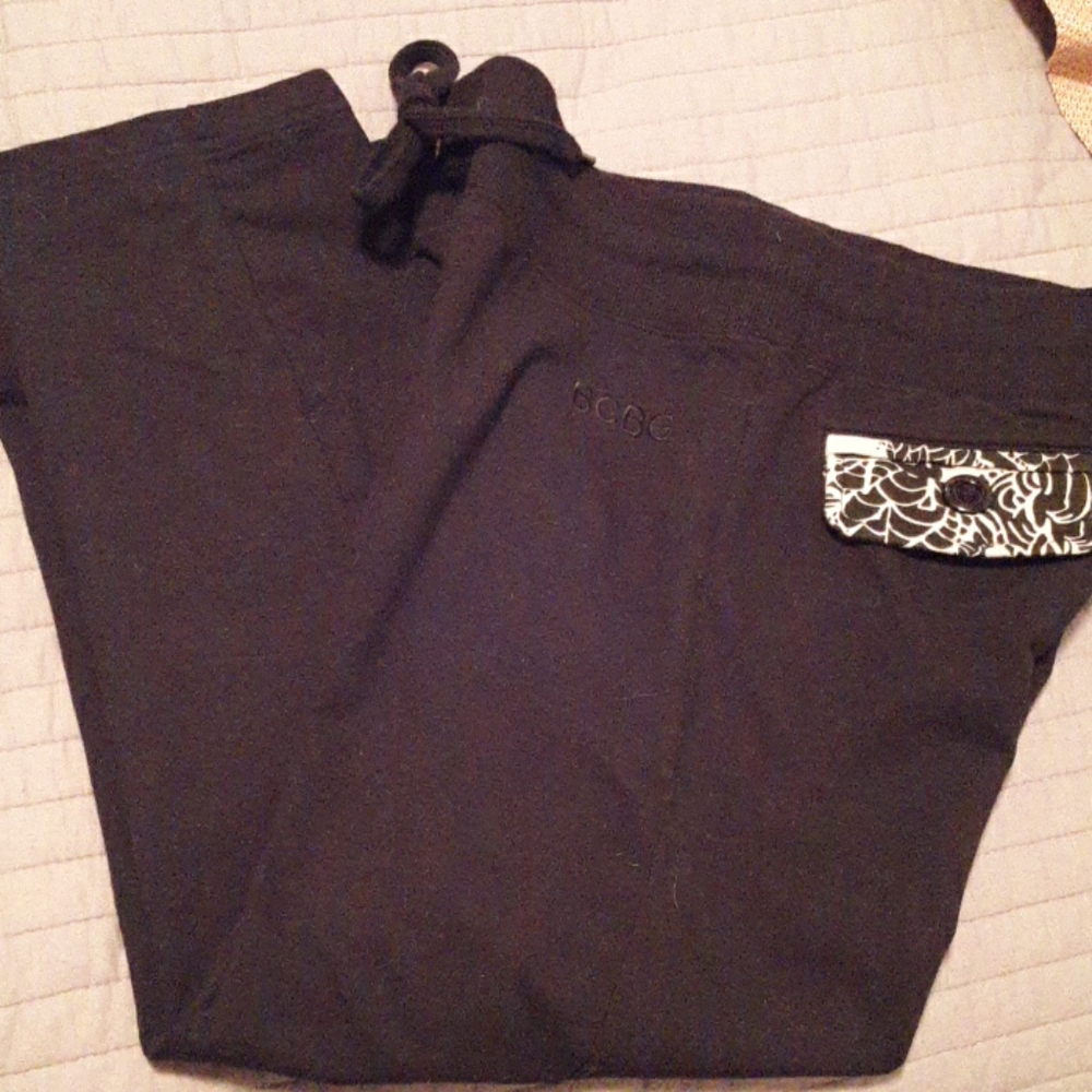BCBG Capris